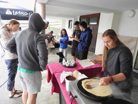 Okusne palačinke so brezplačno delili obiskovalcem